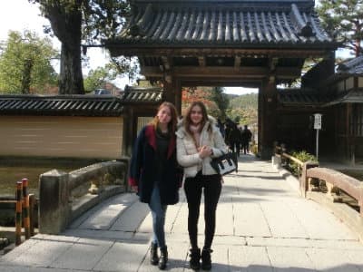 天竜寺 左:9月に留学したANASTASIIA